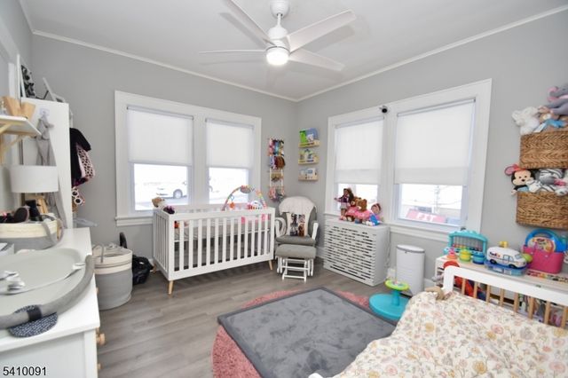 30 Woodside Ave, Haledon Boro, NJ 07508