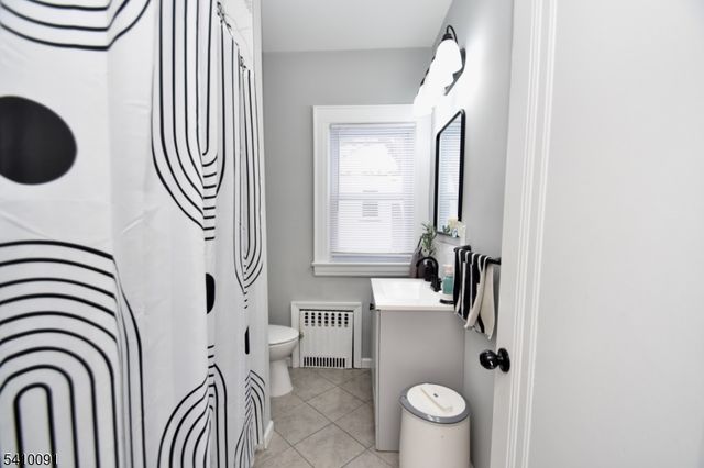 30 Woodside Ave, Haledon Boro, NJ 07508