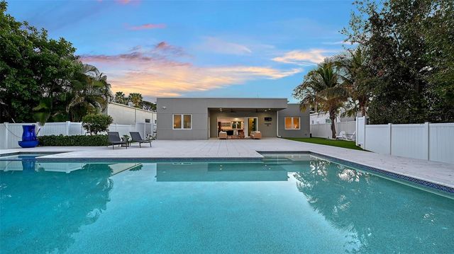 2215 DATURA STREET, Sarasota, FL 34239