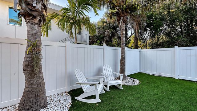 2215 DATURA STREET, Sarasota, FL 34239