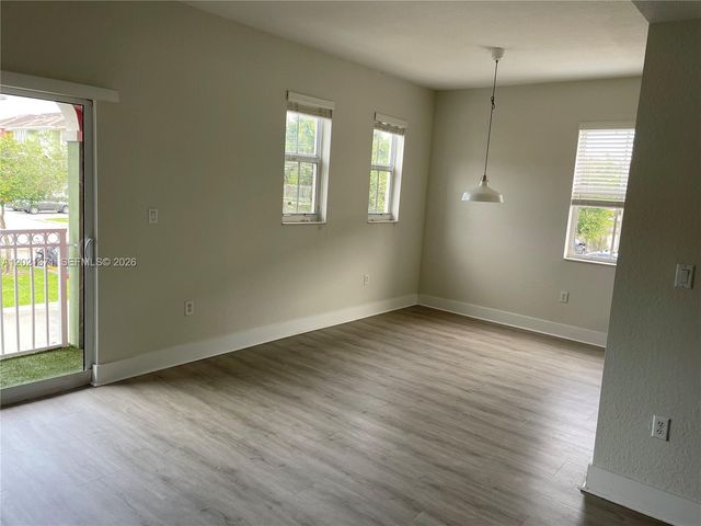 11102 NW 83rd St 201, Doral, FL 33178