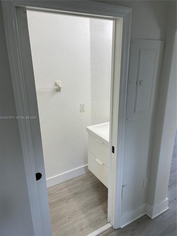 11102 NW 83rd St 201, Doral, FL 33178