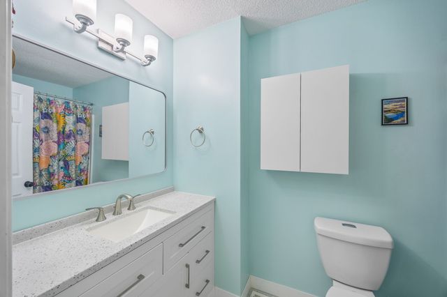 4605 70th Place, Urbandale, IA 50322