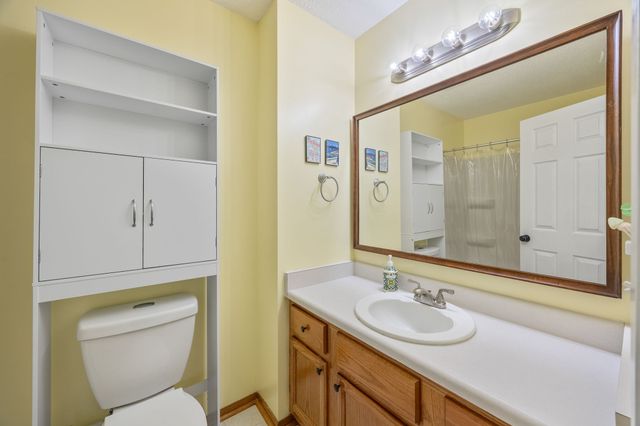 4605 70th Place, Urbandale, IA 50322