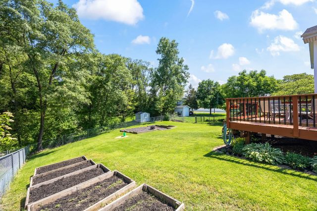 4605 70th Place, Urbandale, IA 50322