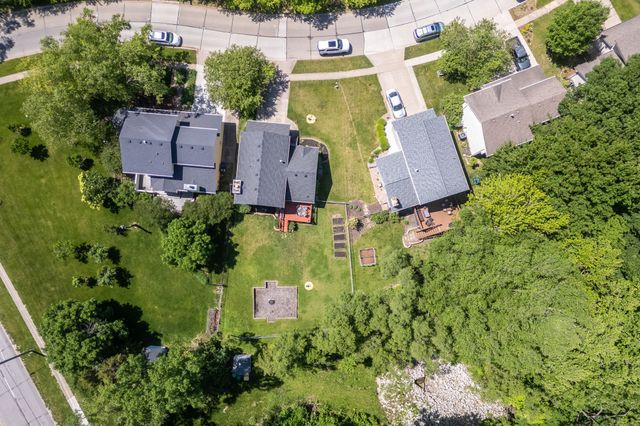 4605 70th Place, Urbandale, IA 50322