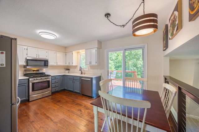 4605 70th Place, Urbandale, IA 50322