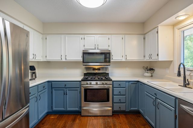 4605 70th Place, Urbandale, IA 50322