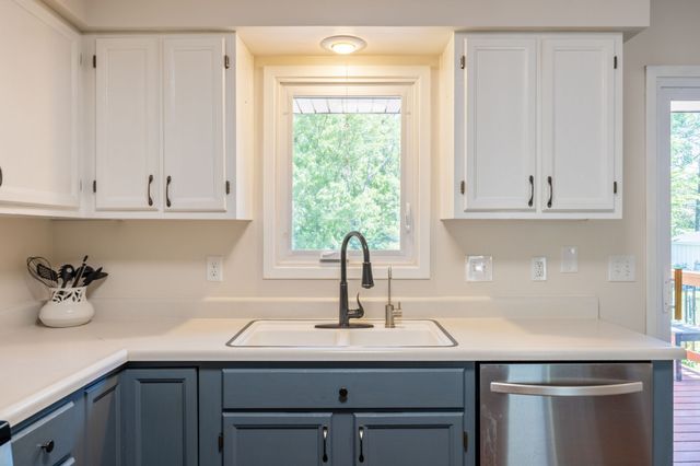 4605 70th Place, Urbandale, IA 50322