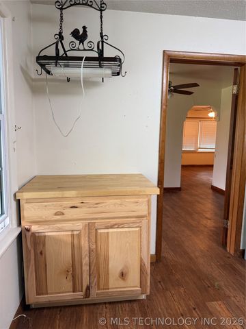 306 NE 4th, Wilburton, OK 74578