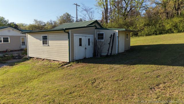 306 NE 4th, Wilburton, OK 74578