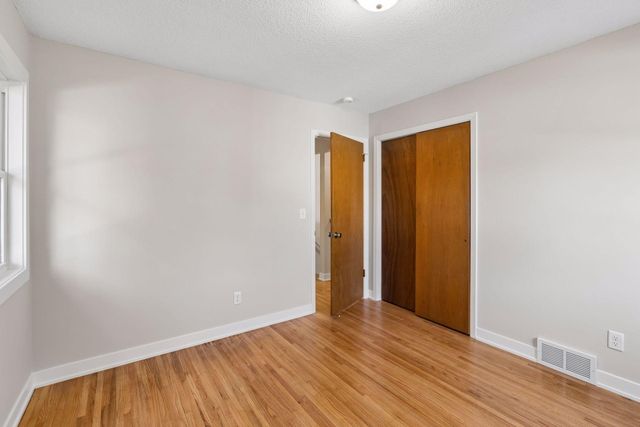 15001 Oakland Avenue S, Burnsville, MN 55306