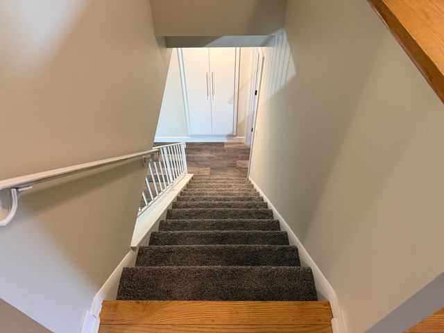 15001 Oakland Avenue S, Burnsville, MN 55306