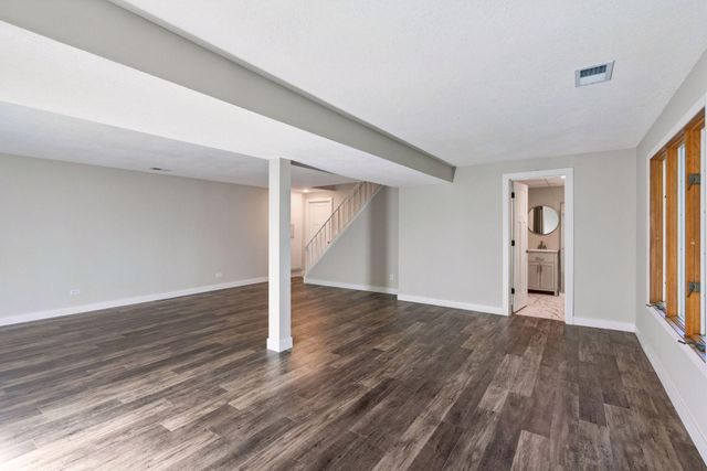 15001 Oakland Avenue S, Burnsville, MN 55306