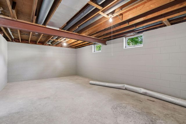 15001 Oakland Avenue S, Burnsville, MN 55306