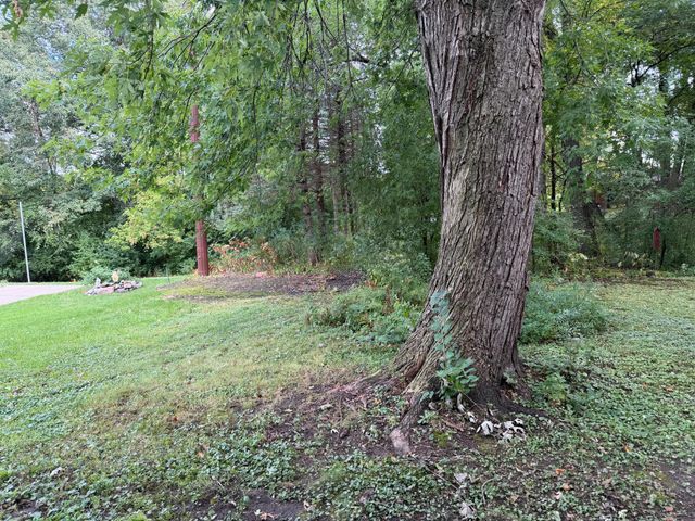 15001 Oakland Avenue S, Burnsville, MN 55306
