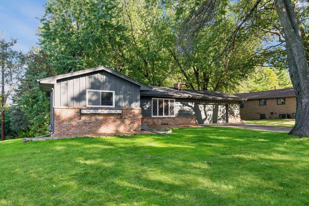 15001 Oakland Avenue S, Burnsville, MN 55306 — exterior