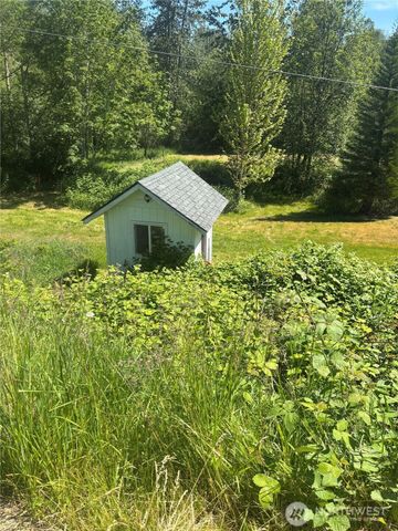 110 112 May, Sequim, WA 98382