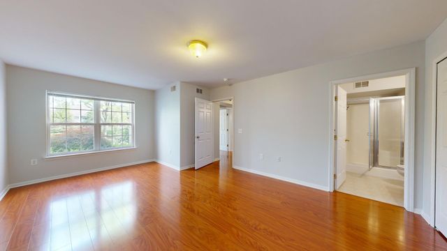 2771 S Knightsbridge Circle, Ann Arbor, MI 48105