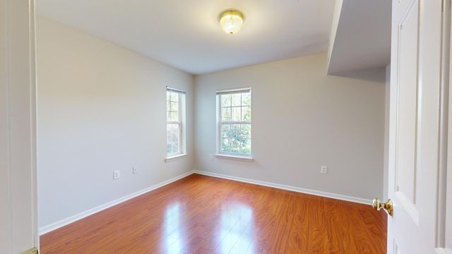 2771 S Knightsbridge Circle, Ann Arbor, MI 48105