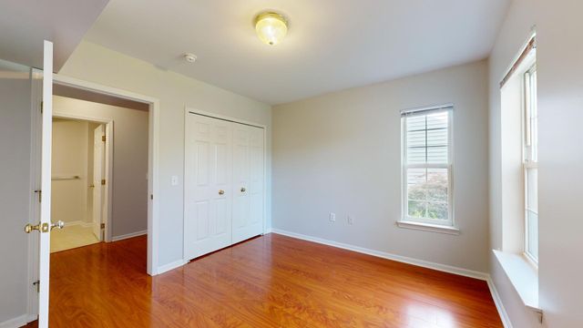 2771 S Knightsbridge Circle, Ann Arbor, MI 48105