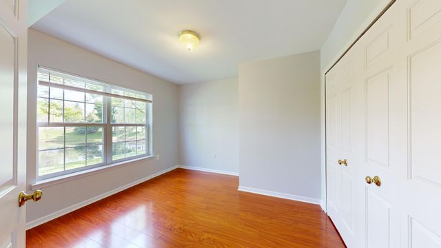 2771 S Knightsbridge Circle, Ann Arbor, MI 48105