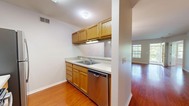 2771 S Knightsbridge Circle, Ann Arbor, MI 48105