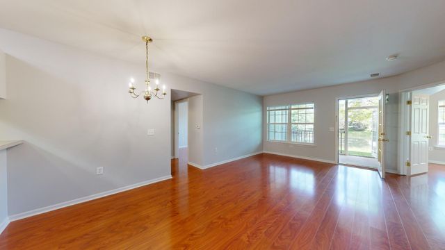 2771 S Knightsbridge Circle, Ann Arbor, MI 48105