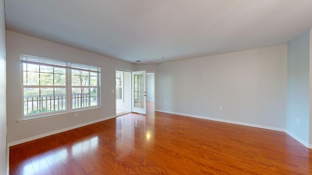 2771 S Knightsbridge Circle, Ann Arbor, MI 48105