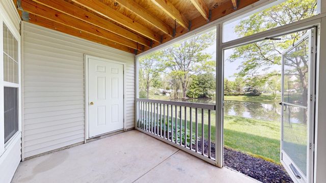 2771 S Knightsbridge Circle, Ann Arbor, MI 48105