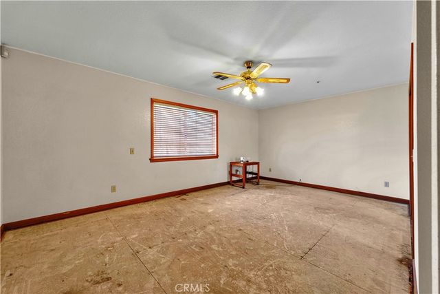 8327 W Avenue I, Lancaster, CA 93536