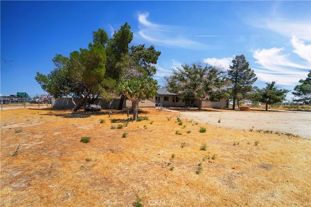 8327 W Avenue I, Lancaster, CA 93536