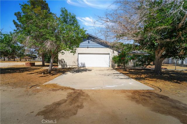 8327 W Avenue I, Lancaster, CA 93536