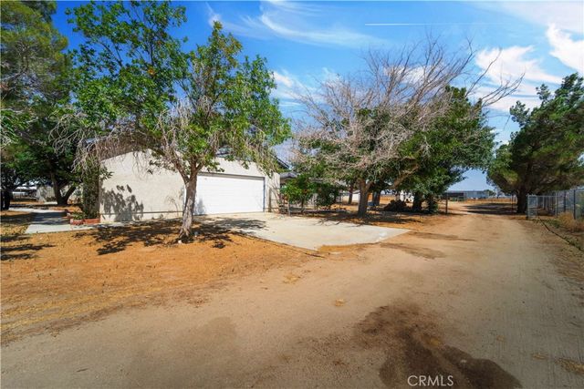 8327 W Avenue I, Lancaster, CA 93536