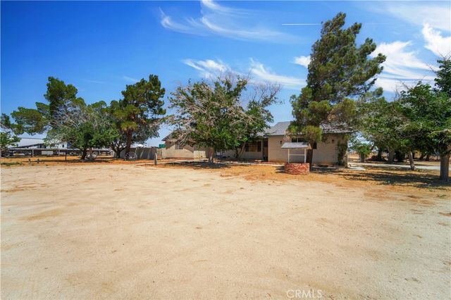 8327 W Avenue I, Lancaster, CA 93536