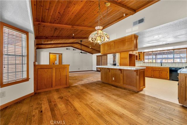 8327 W Avenue I, Lancaster, CA 93536
