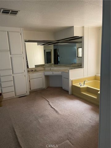 22601 Bear Valley Road 70, Apple Valley, CA 92308