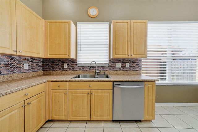 5553 BRADDOCK DRIVE, Zephyrhills, FL 33541