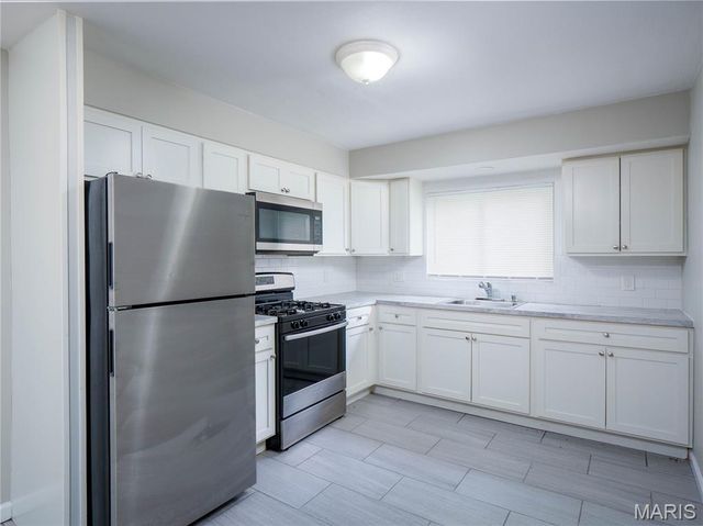 101 Florwood Court, St Louis, MO 63135