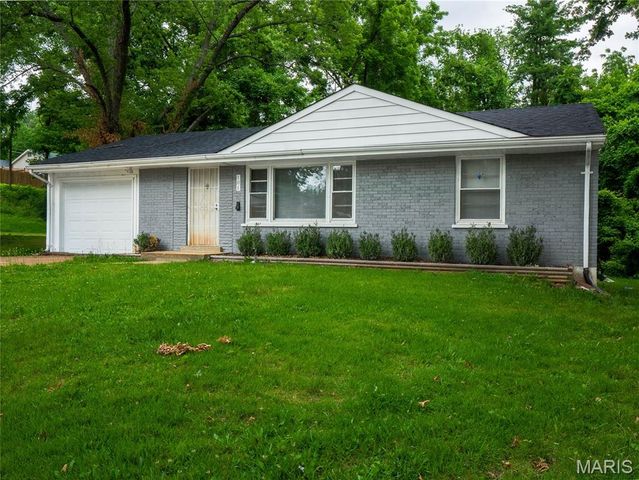 101 Florwood Court, St Louis, MO 63135