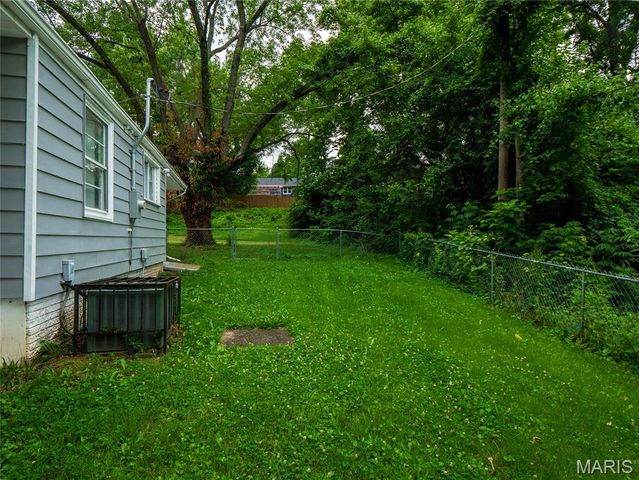 101 Florwood Court, St Louis, MO 63135