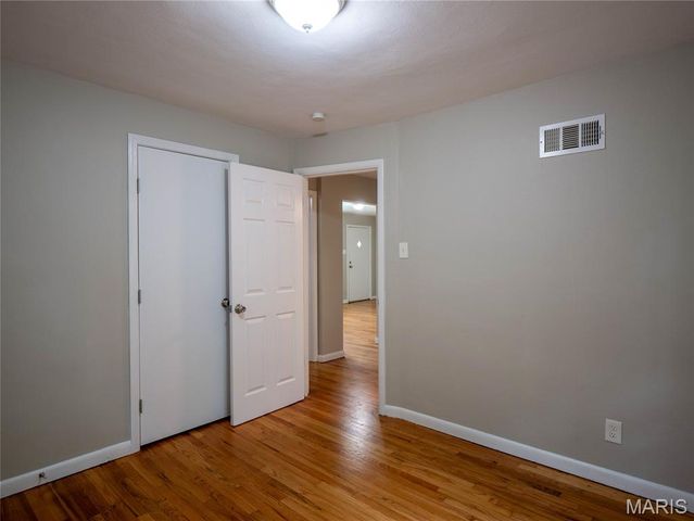 101 Florwood Court, St Louis, MO 63135