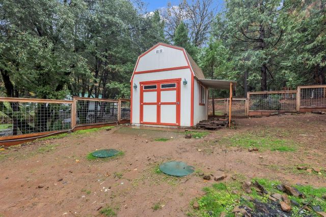 23568 Robin Rd, Pioneer, CA 95666