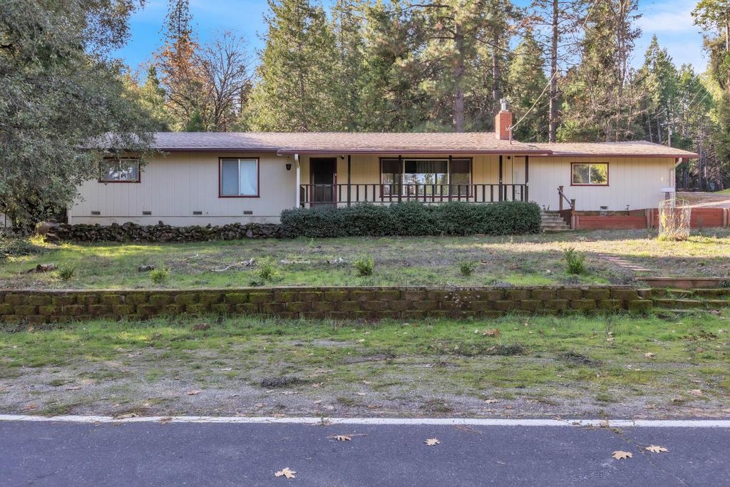 23568 Robin Rd, Pioneer, CA 95666