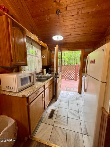 2340 Avon Circle, Sevierville, TN 37876