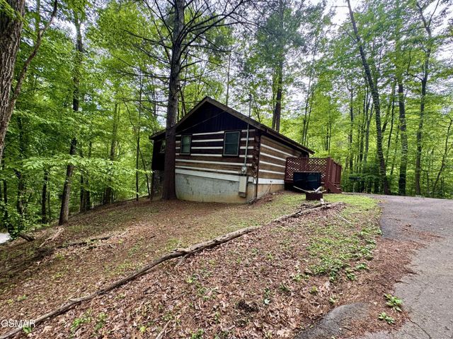 2340 Avon Circle, Sevierville, TN 37876