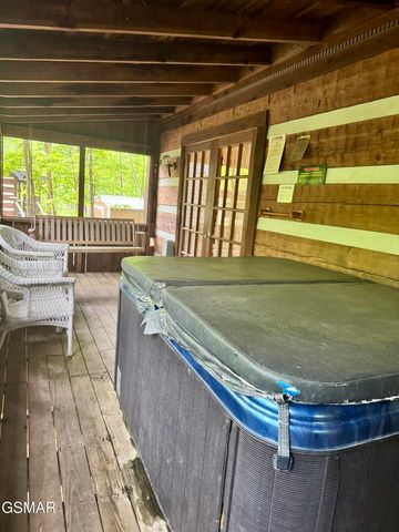 2340 Avon Circle, Sevierville, TN 37876