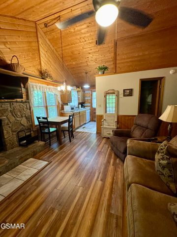 2340 Avon Circle, Sevierville, TN 37876