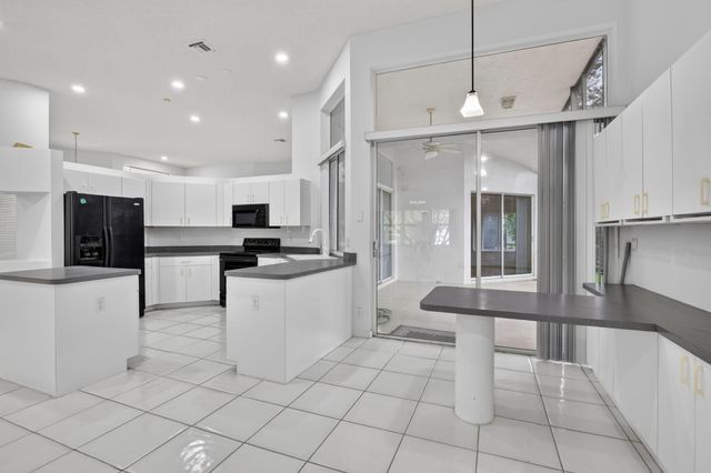 924 SPOONBILL Circle, Weston, FL 33326