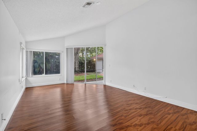 924 SPOONBILL Circle, Weston, FL 33326